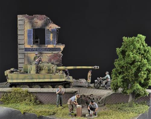 Cafe De Normandie Ruin - Diorama